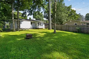 2410 Rossiter Pl, Lansing, MI 48911 - Photo 36