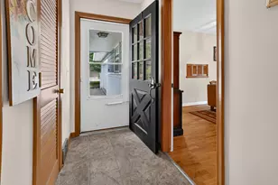 2410 Rossiter Pl, Lansing, MI 48911 - Photo 4
