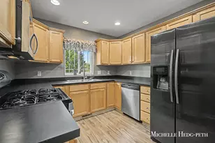 2984 Edgestone Dr, Hudsonville, MI 49426 - Photo 4