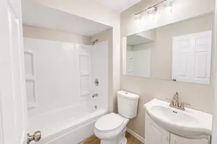 1926 Oakland Dr, Kalamazoo, MI 49008 - Photo 8