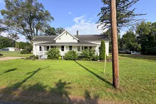 12376 Crockery Creek Dr, Ravenna, MI 49451 - Photo 2