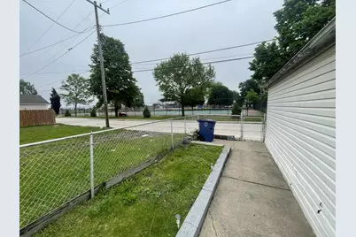2954 Goodson Street, Hamtramck, MI 48212 - Photo 6