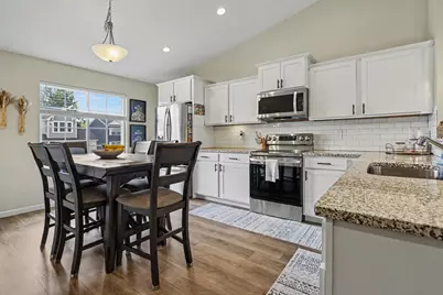 573 N Cygnet Lake Drive, Benton Harbor, MI 49022 - Photo 4