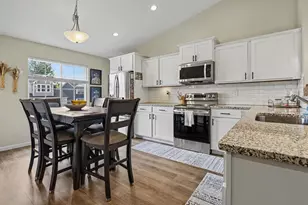 573 N Cygnet Lake Dr, Benton Harbor, MI 49022 - Photo 4