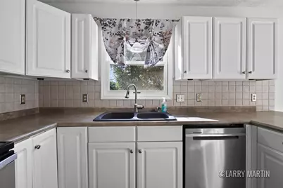 2940 Eldora Court SW, Byron Center, MI 49315 - Photo 8