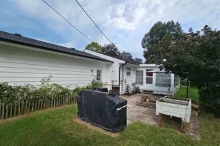 319 W Willard St, Paw Paw, MI 49079 - Photo 16