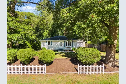 2217 W Lakewood Boulevard, Holland, MI 49424 - Photo 2