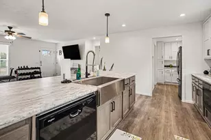 6420 Suffield Ln, Kalamazoo, MI 49009 - Photo 8