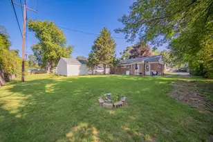 1810 Carol Ann Ave, Ypsilanti, MI 48198 - Photo 16