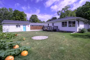 2309 Mayfield Rd, Saginaw, MI 48602 - Photo 1