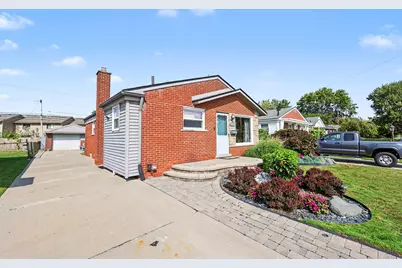 32011 Saint Margaret, Saint Clair Shores, MI 48082 - Photo 2