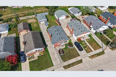 32011 Saint Margaret, Saint Clair Shores, MI 48082 - Photo 4