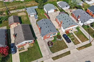 32011 Saint Margaret, Saint Clair Shores, MI 48082 - Photo 4