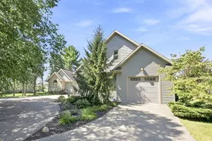2992 E Bluffwood Terrace, Saint Joseph, MI 49085 - Photo 4
