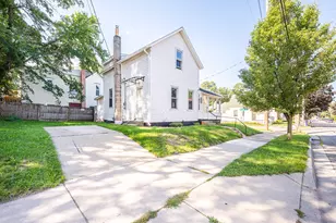 928 Baxter St SE, Grand Rapids, MI 49506 - Photo 2