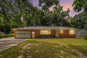 304 Orchard Cir, Gobles, MI 49055 - Photo 4