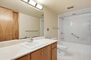 17 Regent Dr, Ann Arbor, MI 48104 - Photo 32
