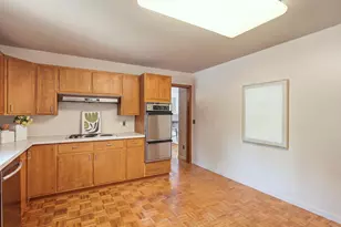 17 Regent Dr, Ann Arbor, MI 48104 - Photo 16