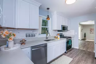 21411 Orchard Lake Rd, Farmington Hills, MI 48336 - Photo 24