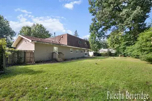 6989 Hiawatha Dr, Coloma, MI 49038 - Photo 4