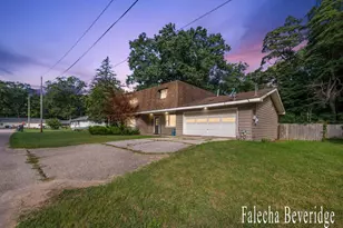 6989 Hiawatha Dr, Coloma, MI 49038 - Photo 2
