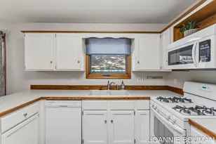 1323 Floral St, Holland, MI 49423 - Photo 10