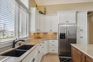4132 Ayrshire Dr SW, Wyoming, MI 49418 - Photo 10