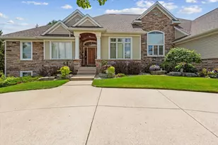 4132 Ayrshire Dr SW, Wyoming, MI 49418 - Photo 2