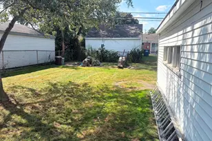 8307 Donna St, Westland, MI 48185 - Photo 10