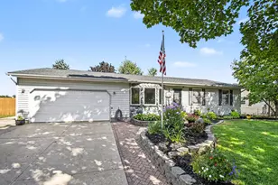 303 Anderson Dr, Wayland, MI 49348 - Photo 2