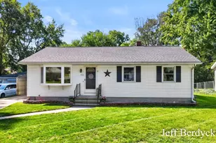 934 Harding St NW, Grand Rapids, MI 49544 - Photo 1