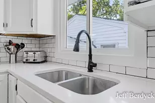 934 Harding St NW, Grand Rapids, MI 49544 - Photo 10