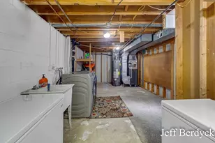 934 Harding St NW, Grand Rapids, MI 49544 - Photo 40