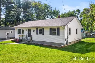 934 Harding St NW, Grand Rapids, MI 49544 - Photo 2