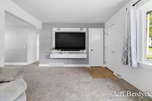 934 Harding St NW, Grand Rapids, MI 49544 - Photo 6