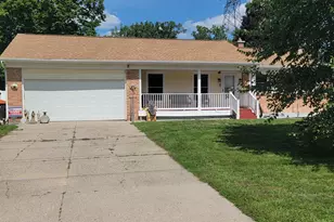 5001 Creekview Dr SE, Kentwood, MI 49508 - Photo 2