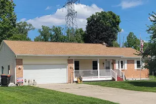 5001 Creekview Dr SE, Kentwood, MI 49508 - Photo 1