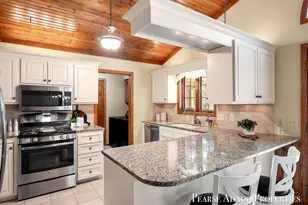 3597 Tricklewood Dr SE, Grand Rapids, MI 49546 - Photo 8