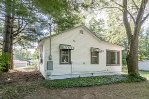 6193 Cora Ct, Coloma, MI 49038 - Photo 4