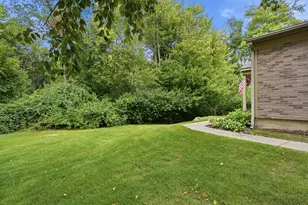 240 Pine Tree Ridge Dr, Waterford, MI 48327 - Photo 32