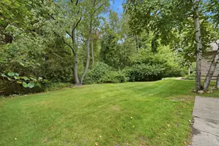 240 Pine Tree Ridge Dr, Waterford, MI 48327 - Photo 26