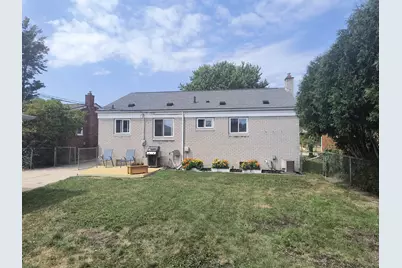 24252 Johnston Avenue, Eastpointe, MI 48021 - Photo 6