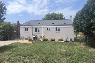 24252 Johnston Ave, Eastpointe, MI 48021 - Photo 6