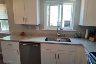 24252 Johnston Ave, Eastpointe, MI 48021 - Photo 22