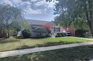 24252 Johnston Ave, Eastpointe, MI 48021 - Photo 4