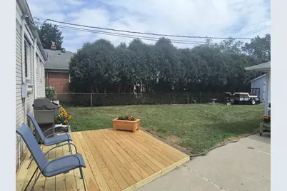 24252 Johnston Avenue, Eastpointe, MI 48021 - Photo 8