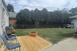 24252 Johnston Ave, Eastpointe, MI 48021 - Photo 8