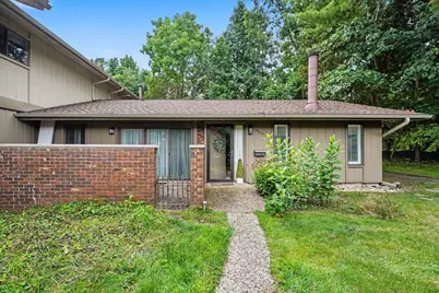 3834 Greenleaf Circle, Kalamazoo, MI 49008 - Photo 2