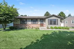 3461 Auburn Ave NE, Grand Rapids, MI 49525 - Photo 2