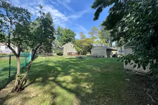 686 Troywood Dr, Troy, MI 48083 - Photo 14
